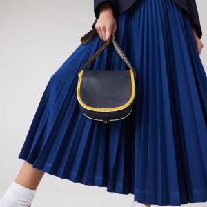 Bolsas Lacoste Feminino Pretas Amarelas Court Line Contrast Piping Small Hobo Bag LD5-28602B5