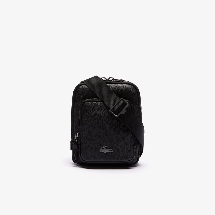 Bolsas Lacoste Masculino Pretas Soft Mate Matte Full-Grain Leather Small Flat Crossbody Bag UI0-80278Y4