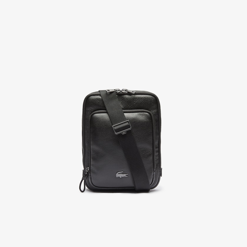 Bolsas Lacoste Masculino Pretas Soft Matte Full-Grain Leather Flat Crossbody Bag CE7-54885M4